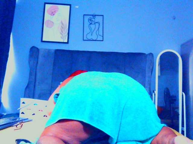 PearBlu38's BongaCams show and profile