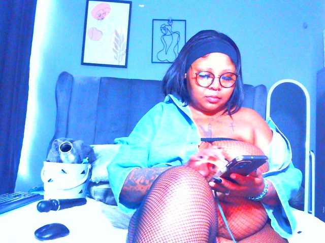 PearBlu38's BongaCams show and profile