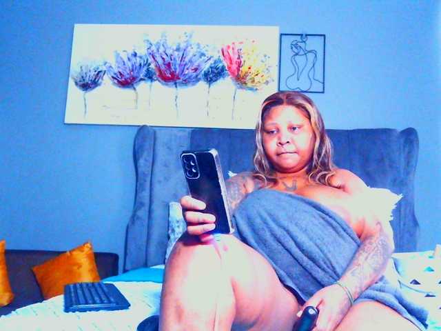 PearBlu38's BongaCams show and profile