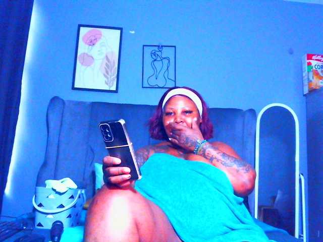 PearBlu38's BongaCams show and profile