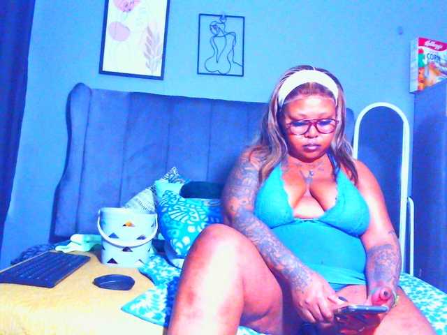 PearBlu38's BongaCams show and profile