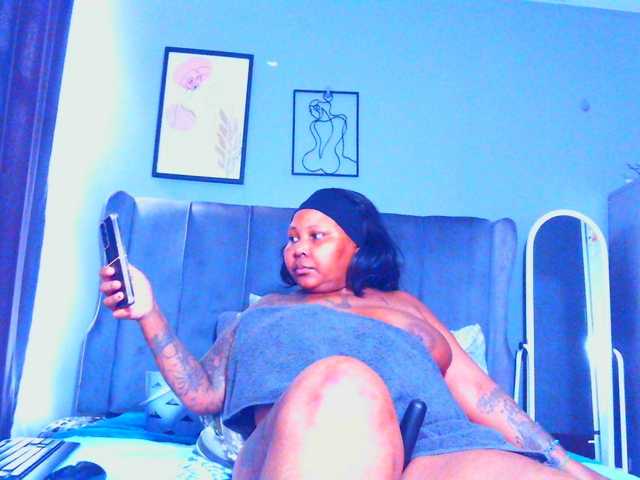 PearBlu38's BongaCams show and profile