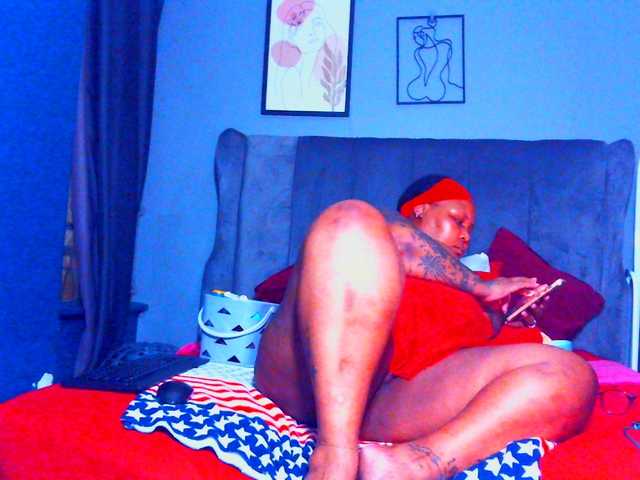 PearBlu38's BongaCams show and profile