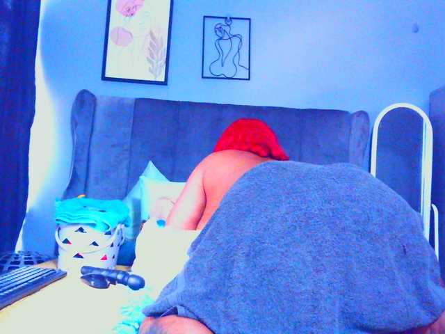 PearBlu38's BongaCams show and profile