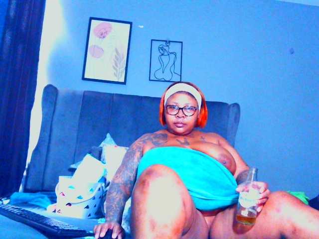 PearBlu38's BongaCams show and profile