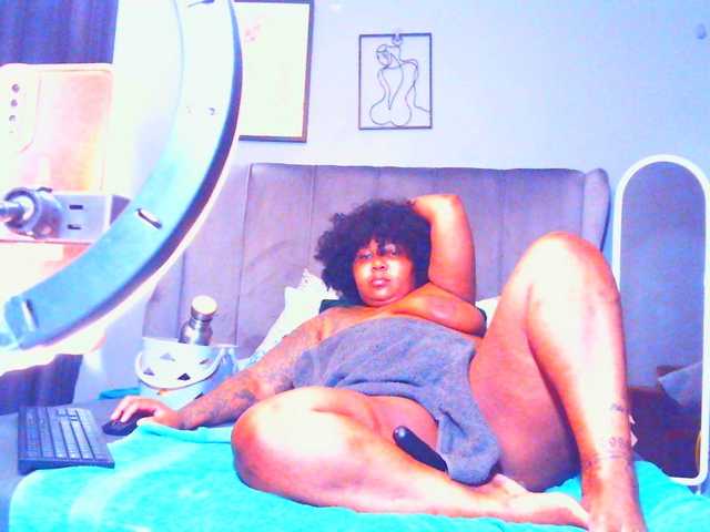 PearBlu38's BongaCams show and profile