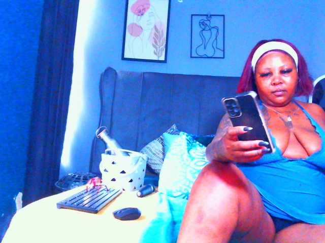 PearBlu38's BongaCams show and profile