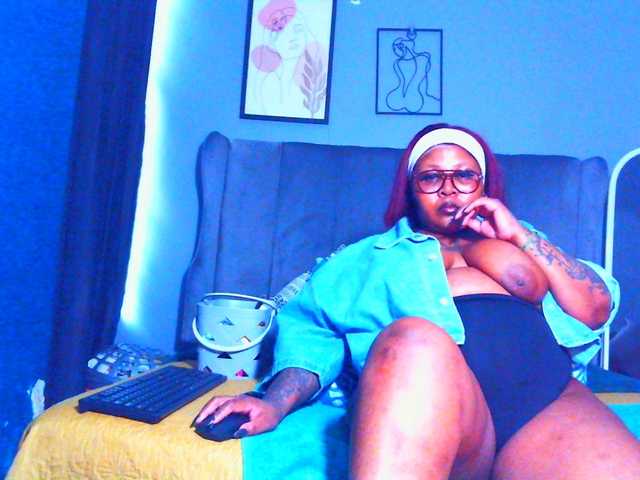 PearBlu38's BongaCams show and profile