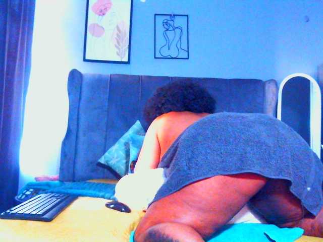 PearBlu38's BongaCams show and profile