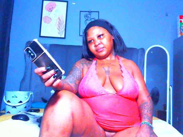 PearBlu38 Live Webcam on BongaCams