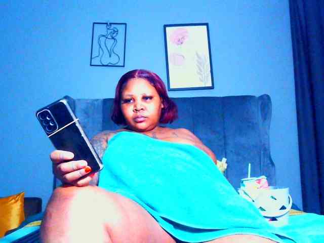 PearBlu38 Live Webcam on BongaCams