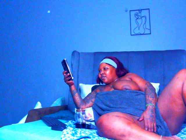 PearBlu38 Live Webcam on BongaCams