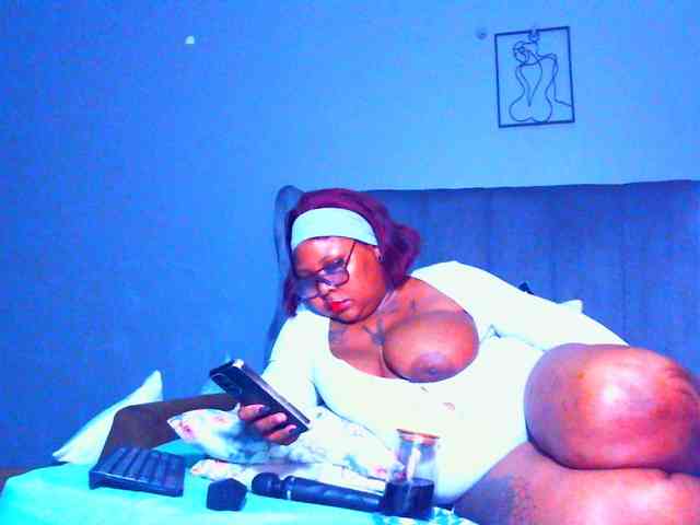 PearBlu38 Live Webcam on BongaCams