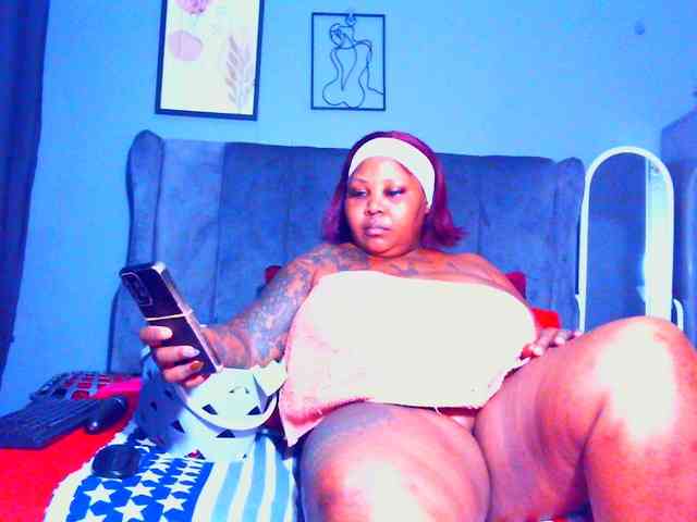 PearBlu38 Live Webcam on BongaCams