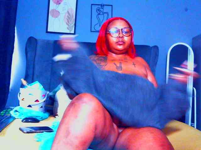 PearBlu38 Live Webcam on BongaCams