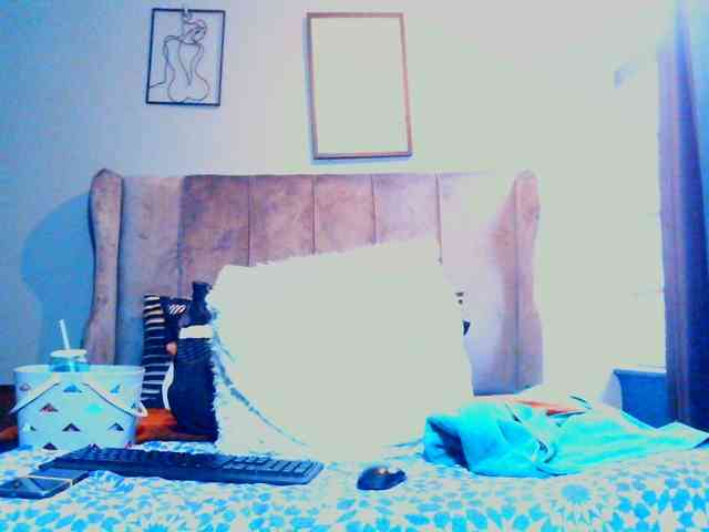 PearBlu38's webcam live show