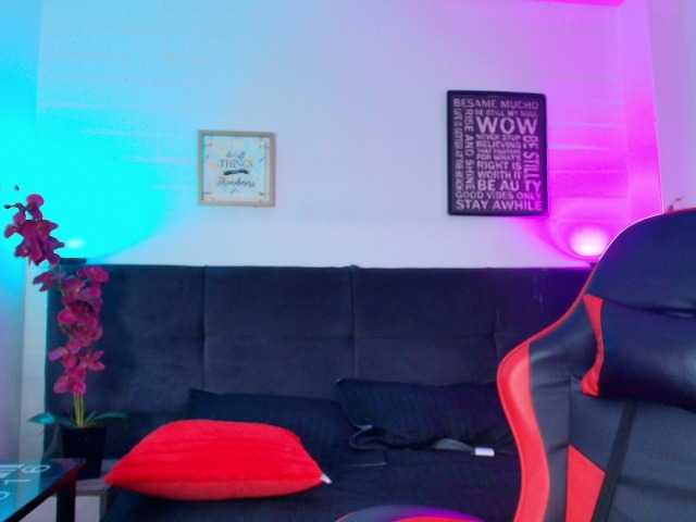 Nikkenyx's BongaCams show and profile