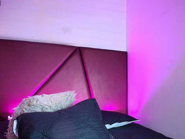 Nikkenyx webcam bongacams model stream image