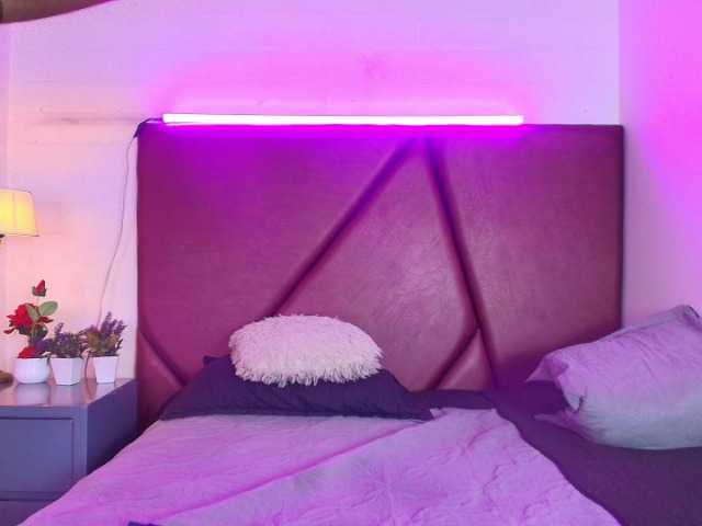 Nikkenyx webcam bongacams model stream image