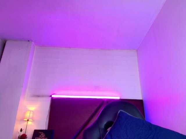 Nikkenyx's BongaCams show and profile