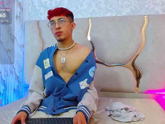 Axel-tay Live Webcam on BongaCams