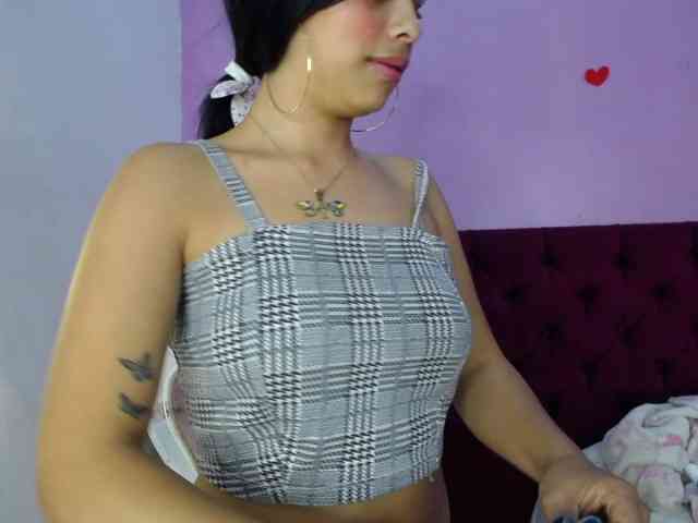 BlushhApril webcam