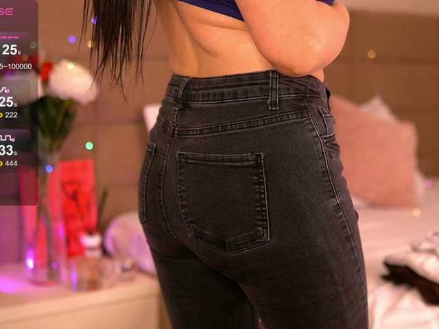 KyraCase's BongaCams show and profile