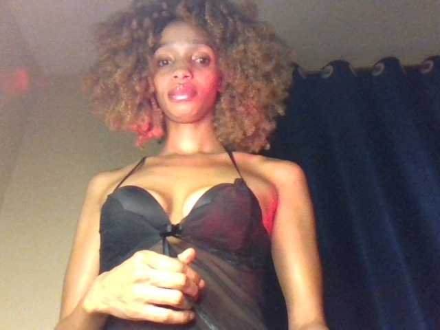 Velveet's BongaCams show and profile