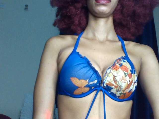 Velveet's BongaCams show and profile