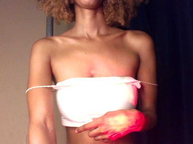 Velveet's BongaCams show and profile