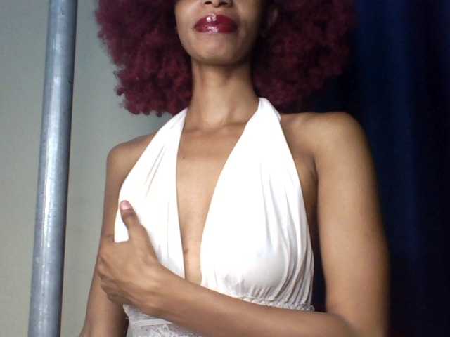 Velveet's BongaCams show and profile