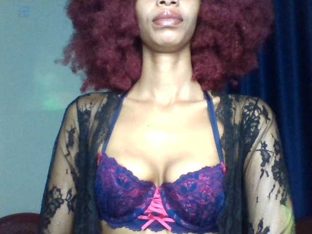 Velveet's BongaCams show and profile