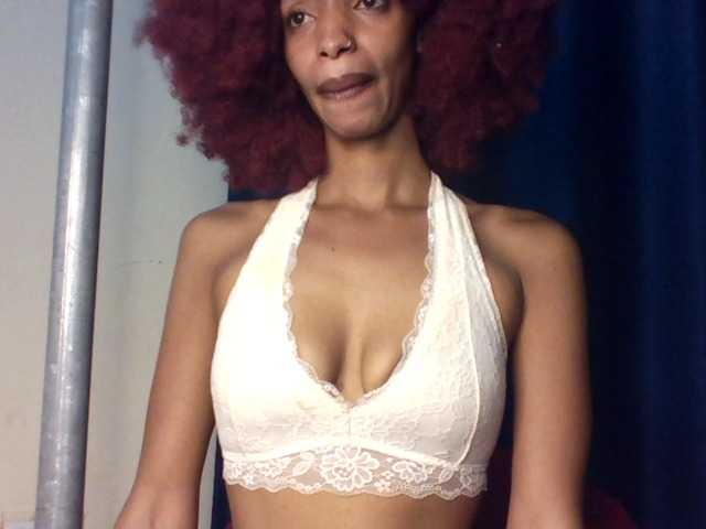 Velveet's BongaCams show and profile