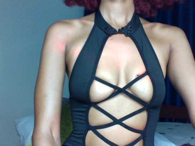 Velveet's BongaCams show and profile