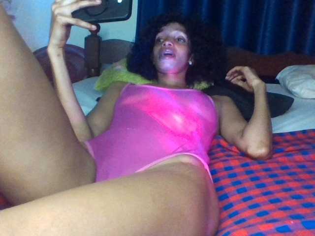 Velveet's BongaCams show and profile