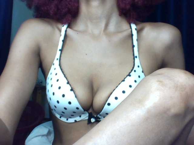 Velveet's BongaCams show and profile