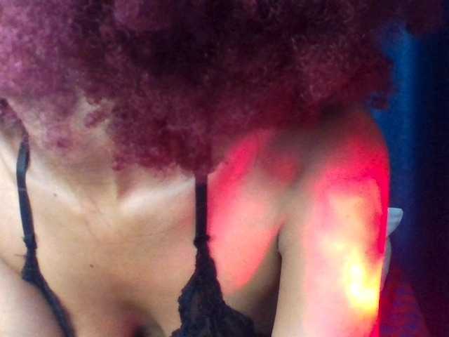 Velveet's BongaCams show and profile