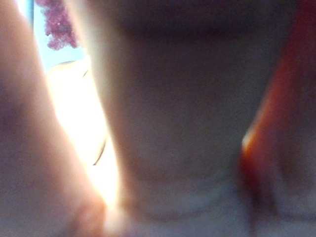 Velveet's BongaCams show and profile