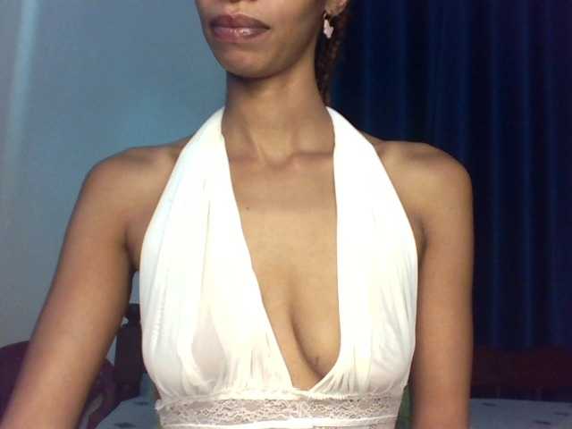 Velveet's BongaCams show and profile