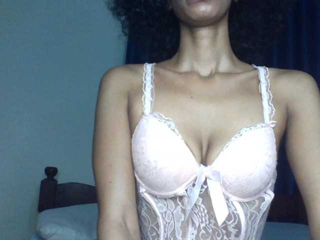 Velveet's BongaCams show and profile