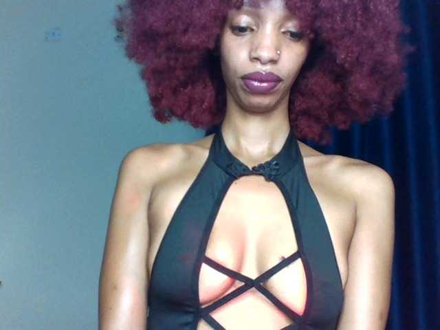 Velveet's BongaCams show and profile