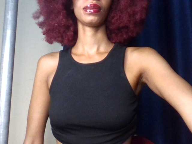 Velveet's BongaCams show and profile