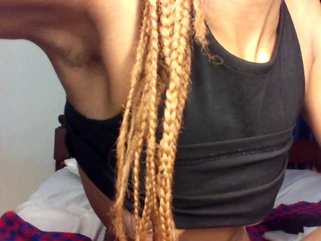 Velveet's BongaCams show and profile