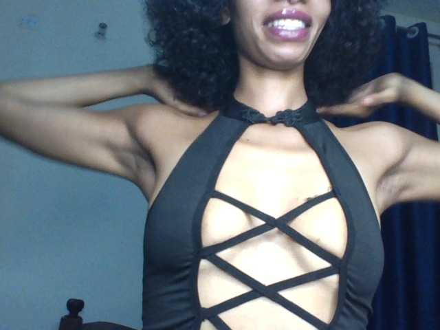 Velveet's BongaCams show and profile