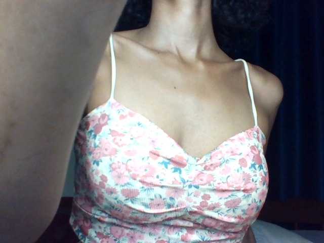 Velveet's BongaCams show and profile