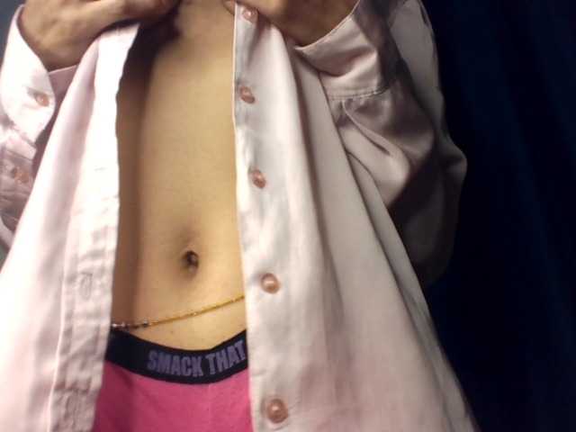 Velveet's BongaCams show and profile