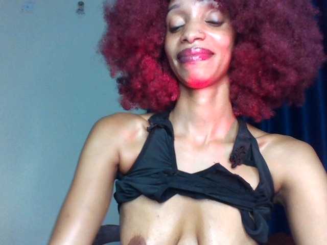 Velveet's BongaCams show and profile