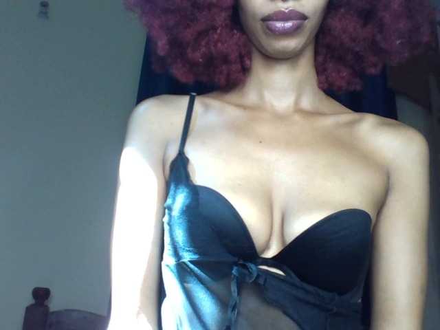 Velveet's BongaCams show and profile