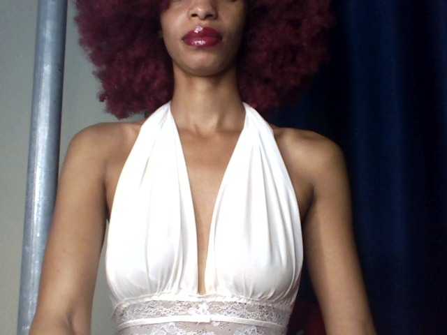 Velveet's BongaCams show and profile