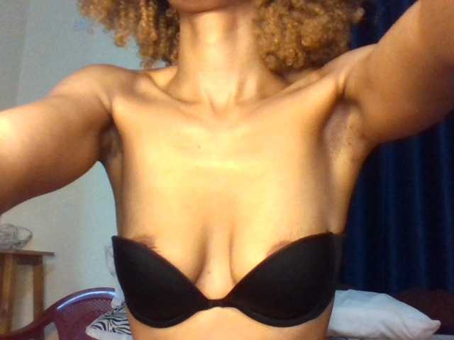 Velveet's BongaCams show and profile